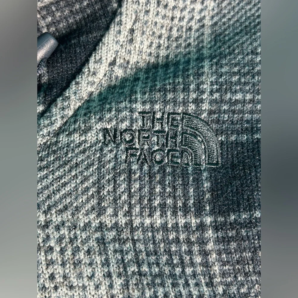 🌸The North Face Crescent Hoodie blue ombre plaid - Picture 4 of 10